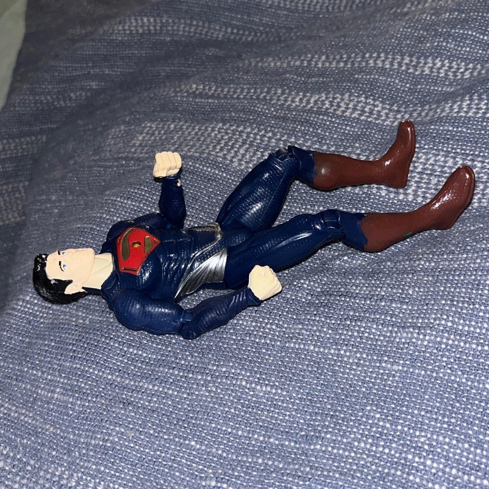 Superman Action Figure - Picture 8 of 9